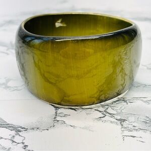 Vintage Green Apple Chunky Wide Moonglow Acrylic Bangle Bracelet 10.5